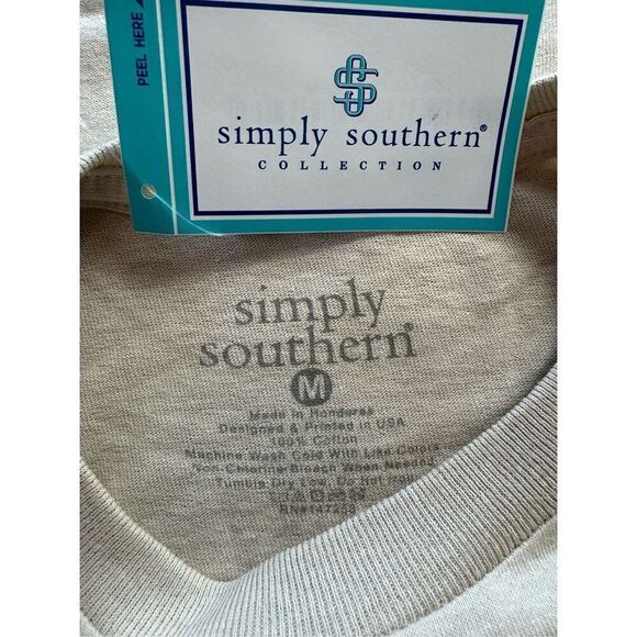 SIMPLY SOUTHERN  MEDIUM Snowman “Baby It’s Cold Outside” Tshirt - Picture 5 of 9
